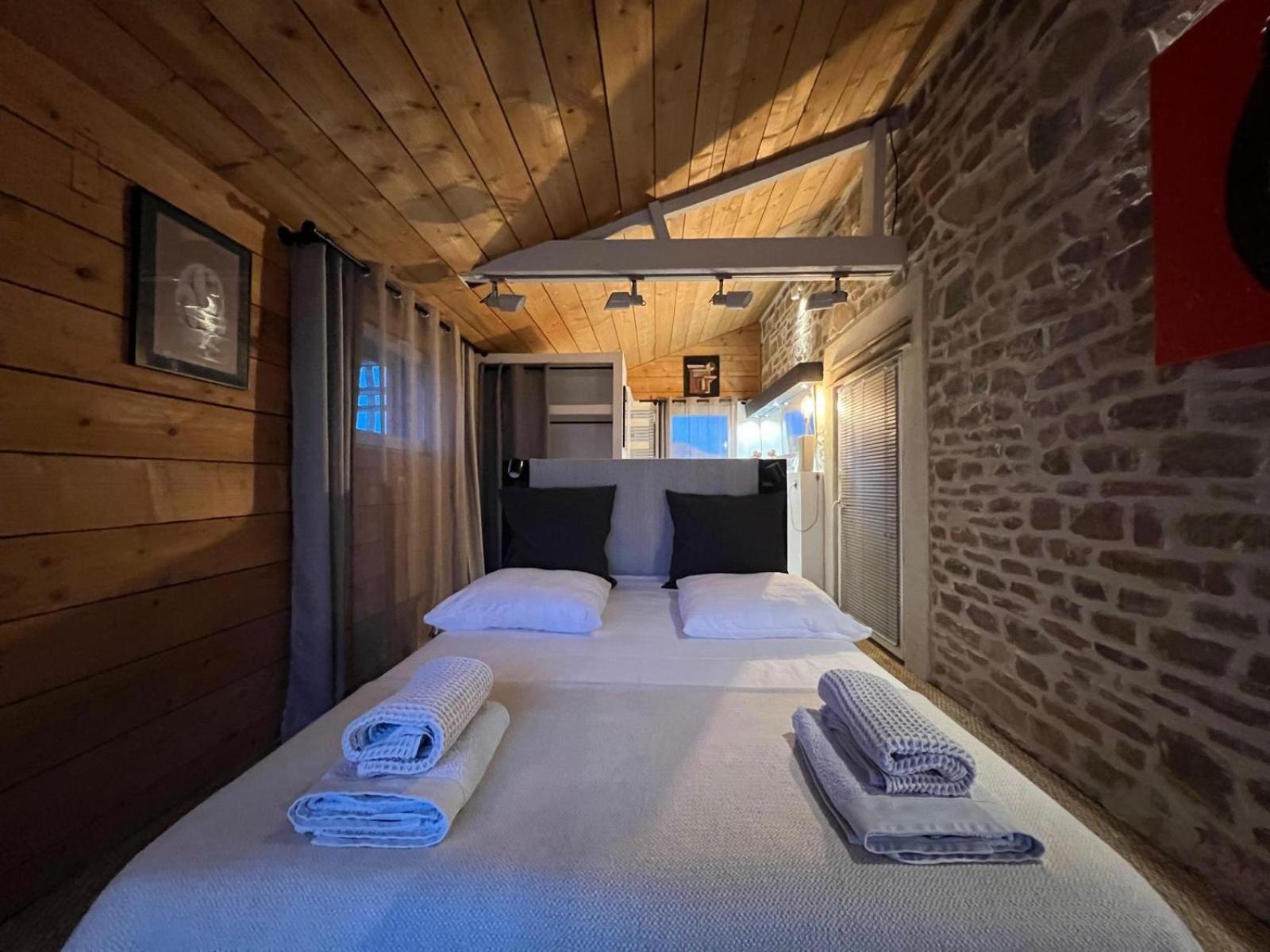 Galerie, Tumulus De La Hogue Hotel Fontenay-le-Marmion Eksteriør billede