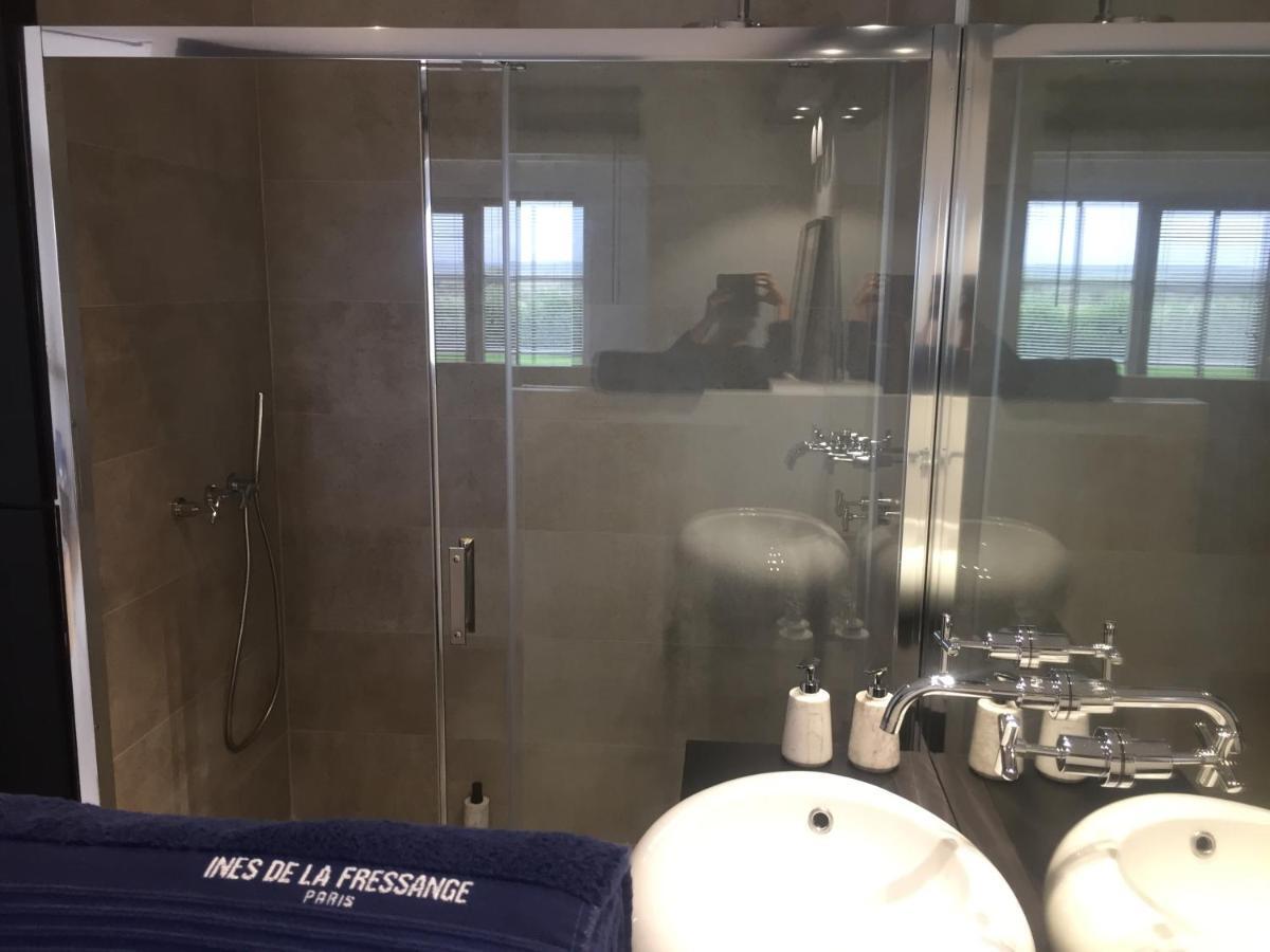 Galerie, Tumulus De La Hogue Hotel Fontenay-le-Marmion Eksteriør billede